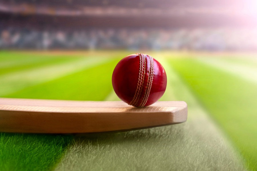 এক দিনের সেই টুর্নামেন্টে টিম ইন্ডিয়ায় ডাক পেয়েই ২২ গজে অভিষেক হয়েছিল যতীনের। দ্বিতীয় ম্যাচেই নজর কেড়েছিলেন তিনি। ব্যাট হাতে দলকে জিততে সাহায্য করেন তিনি। যদিও পাকিস্তানের বিরুদ্ধে সেই ম্যাচ অমর হয়ে আছে ব্যাটে, বলে সৌরভের পারফরম্যান্সের জন্য।