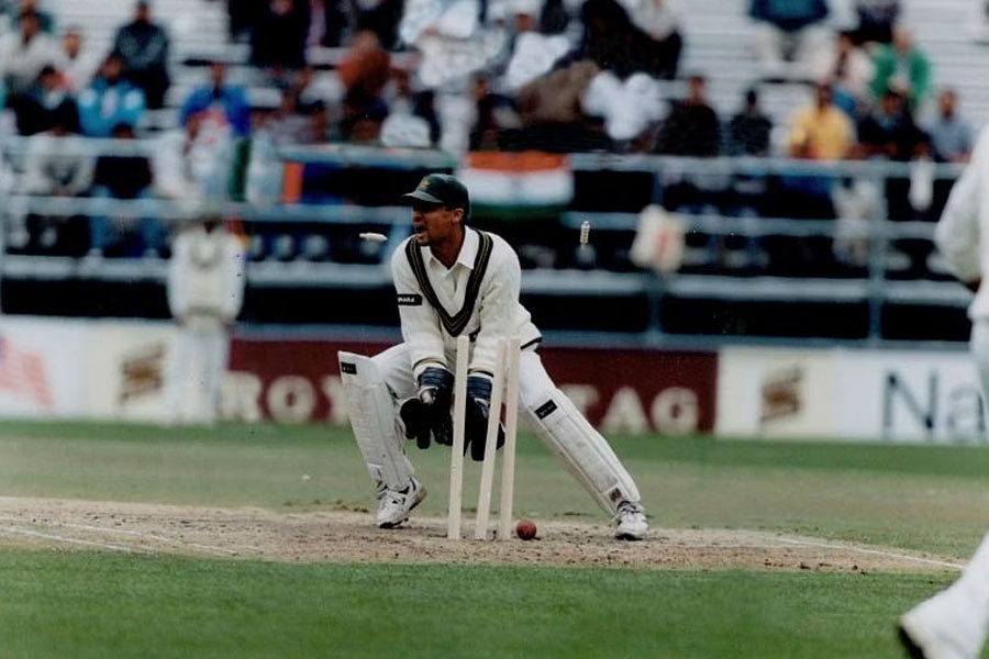 পাকিস্তানকে ৬ উইকেটে হারিয়েছিল ভারত। তার পর ৪টি ম্যাচেই টানা হারের মুখে দেখতে হয়েছিল। ওই সিরিজ়ে যতীন আরও ২টি ম্যাচে খেলেছিলেন। তবে তার একটিতে গোড়ালির চোট পেয়ে ফিরতে বাধ্য হন তিনি। পরে বাংলাদেশ এবং কেনিয়ার সঙ্গে ত্রিপাক্ষিক সিরিজ়ে আর এক বার সুযোগ পেলেও প্রথম একাদশে ফিরতে পারেননি যতীন।