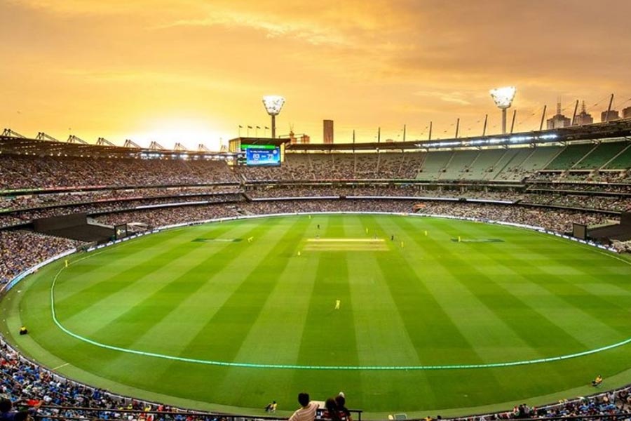 ভারতীয় দল আর ডাক না পেলেও ক্রিকেটের মাঠের বাইরে নিজের কেরিয়ার গড়তে শুরু করেন যতীন। তাতেও জড়িয়েছিল ক্রিকেট।