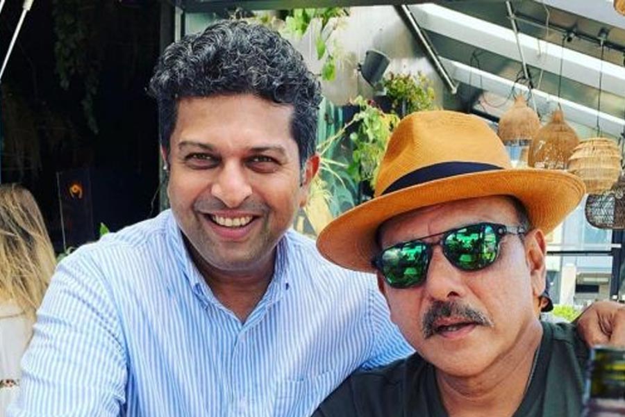 বাঁহাতি স্টাইলিশ ব্যাটারের সামনে অন্য সুযোগ এসে পড়ে। ‘অস্ট্রেলিয়ান স্পোর্টিং ফ্রন্টিয়ার্স’ নামে এক স্পোর্টস ম্যানেজ়মেন্ট সংস্থার ডাকে তাতে যোগ দেন যতীন। সেখানেই বছর দু’য়েক এই ক্ষেত্রের খুঁটিনাটি শিখতে শুরু করেন।