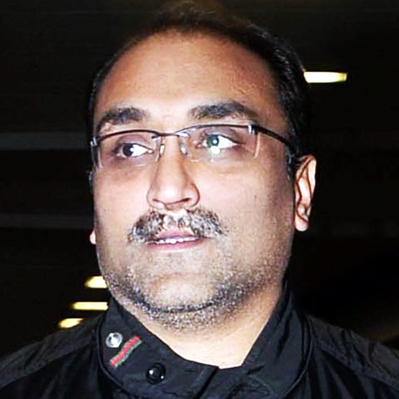 আধুনিক নকশায় তৈরি যশরাজ স্টুডিয়োতে রয়েছে জিম, ক্যাফেটেরিয়া। এই স্টুডিয়োর নকশা করার সময় দু’জনে ঘনিষ্ঠ হন। এর পর বিয়ের সিদ্ধান্ত নেন।