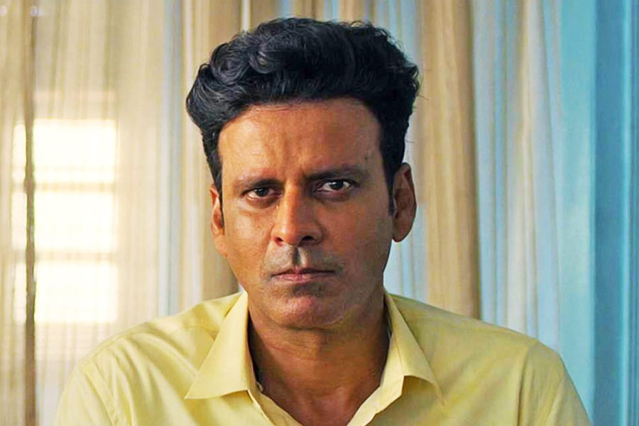 ‘বীর জ়ারা’ ছবি তৈরির সময় যশ ভেবেছিলেন যে, ভবিষ্যতে তিনি ছবি পরিচালনা করলেও এ রকম ছবি বানাতে পারবেন না যে ছবির কোনও চরিত্রে মনোজকে মানাতে পারে। তাই এই ছবিতে অভিনয়ের জন্য তিনি মনোজকে অনুরোধ করেছিলেন।