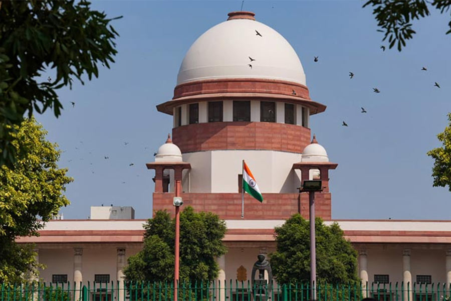 Supreme Court refers Delhi govt’s plea challenging centre’s ordinance to constitution bench
