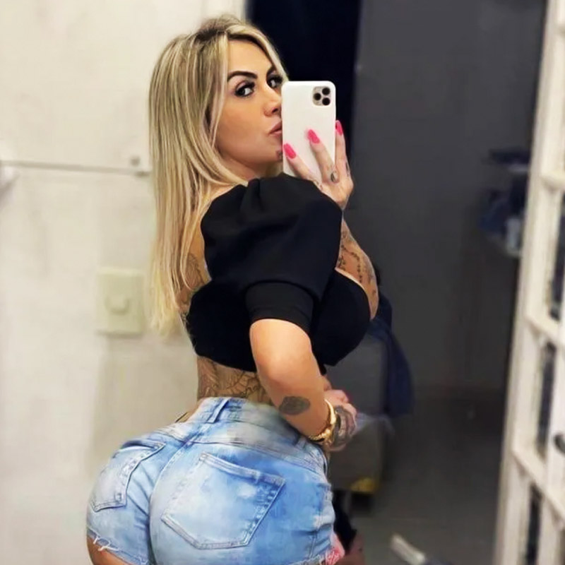 Women spent 42K pound on getting the world’s biggest bum 