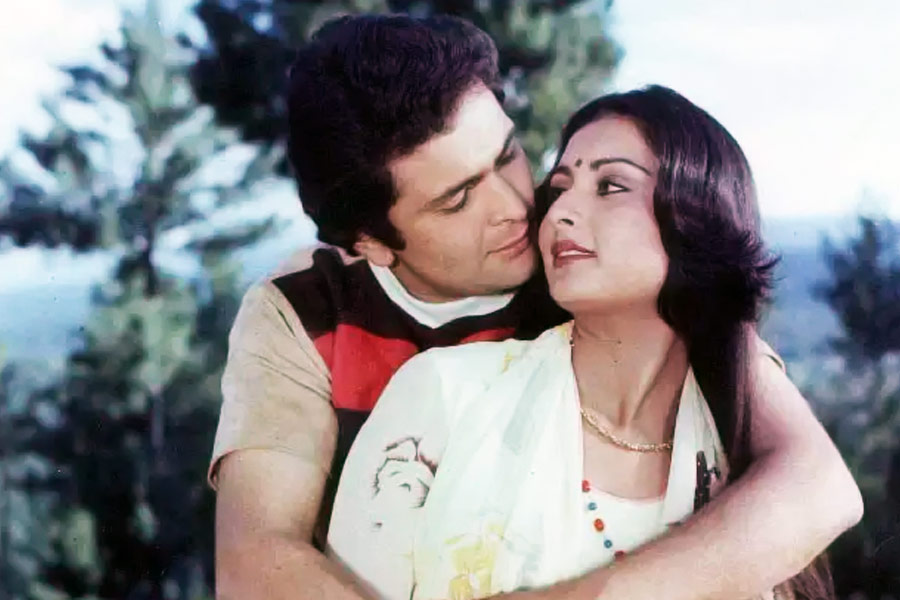 Poonam Dhillon  and Rishi Kapoor