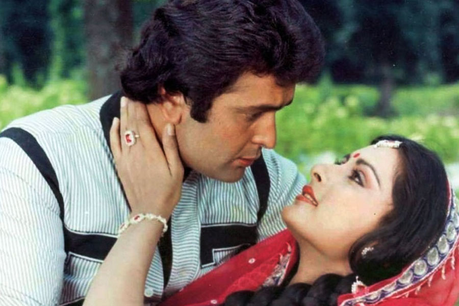 Poonam Dhillon  and Rishi Kapoor