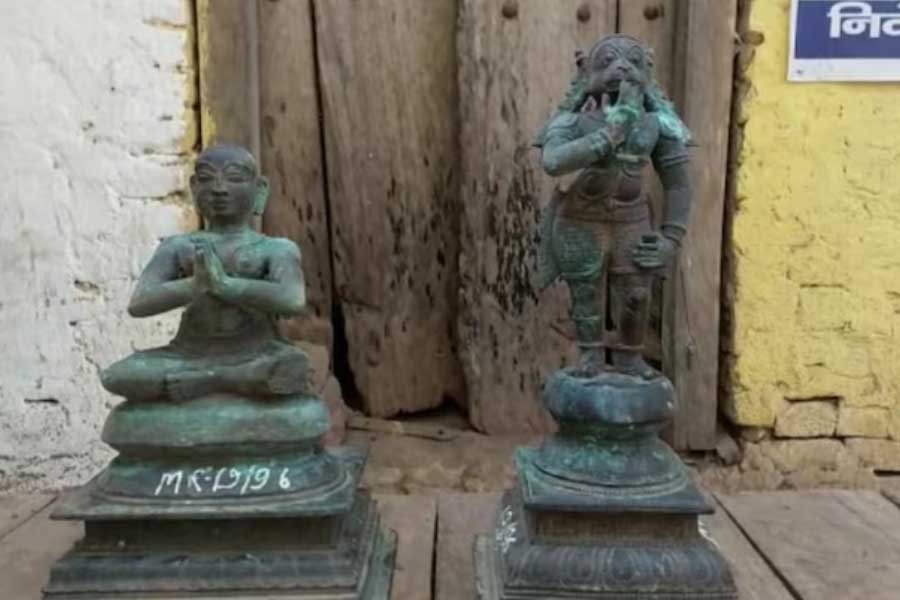 Idols of lord hanuman and saint Barbar