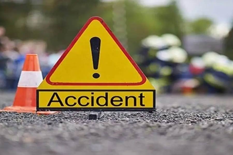 Two died in an accident at Delhi road on the way to Tarkeshwar