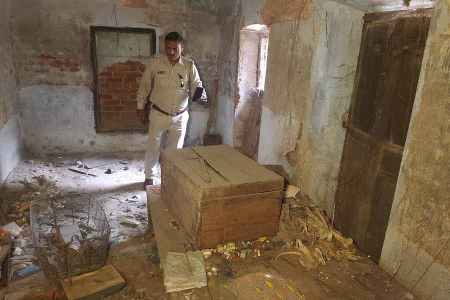 Police has completed the postmortem of the skeletons found from the palace at Bankura