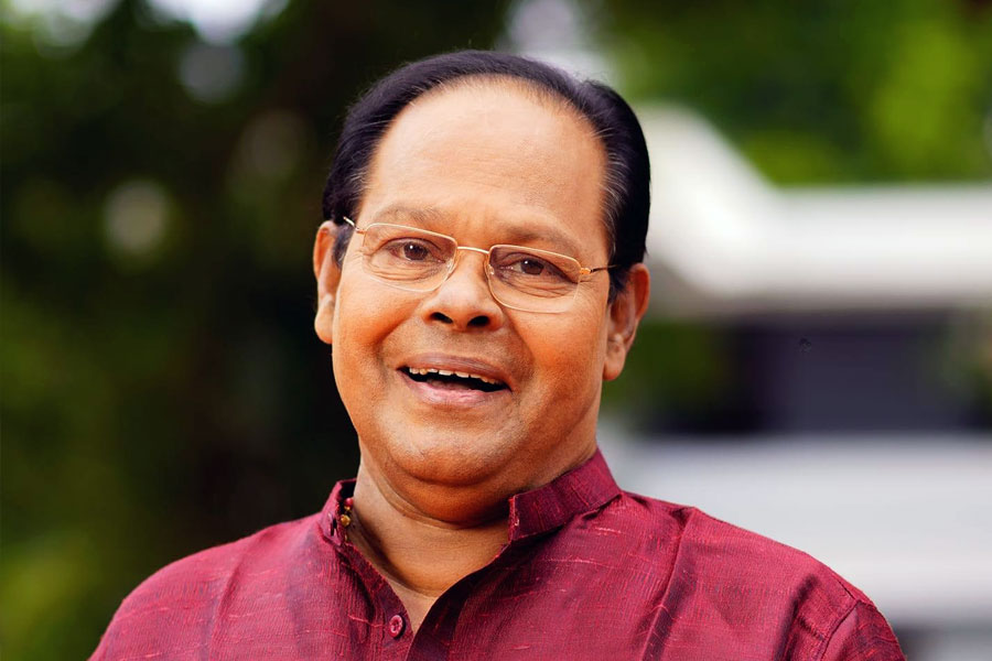 অভিনয়ে নামার কোনও আগ্রহ ছিল না। বরং ব্যবসা করেই অর্থ উপার্জন করতে চেয়েছিলেন ইনোসেন্ট। কিন্তু ভাগ্যের ফেরে দক্ষিণের ফিল্ম ইন্ডাস্ট্রিতে কাজ করতে শুরু করলেন তিনি। পাঁচ দশক সময়ের ব্যবধানে ৭০০টিরও বেশি ছবিতে অভিনয় করে ইনোসেন্ট দক্ষিণী সিনেমাজগতের জনপ্রিয় কৌতুকাভিনেতাদের মধ্যে অন্যতম।