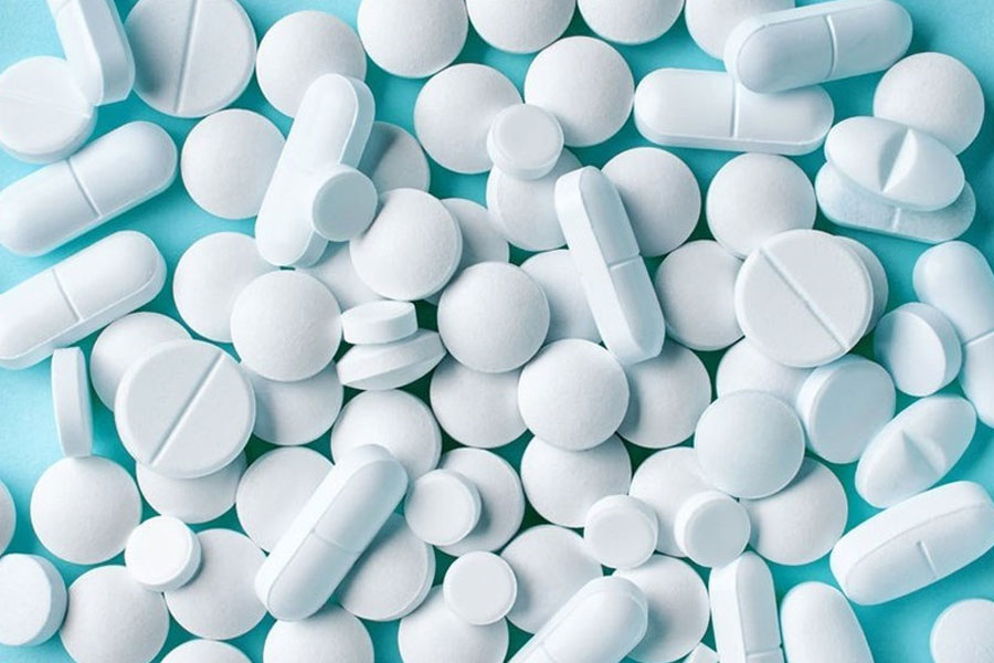 ওষুধের দাম আগের চেয়ে অন্তত ১২ শতাংশ বৃদ্ধি পাচ্ছে। ন্যাশনাল ফার্মাসিউটিক্যাল প্রাইসিং অথরিটি (এনপিপিএ) ১ এপ্রিল থেকে ওষুধের দামে ১২.১২১৮ শতাংশ বৃদ্ধিতে সবুজ সঙ্কত দিয়েছে।