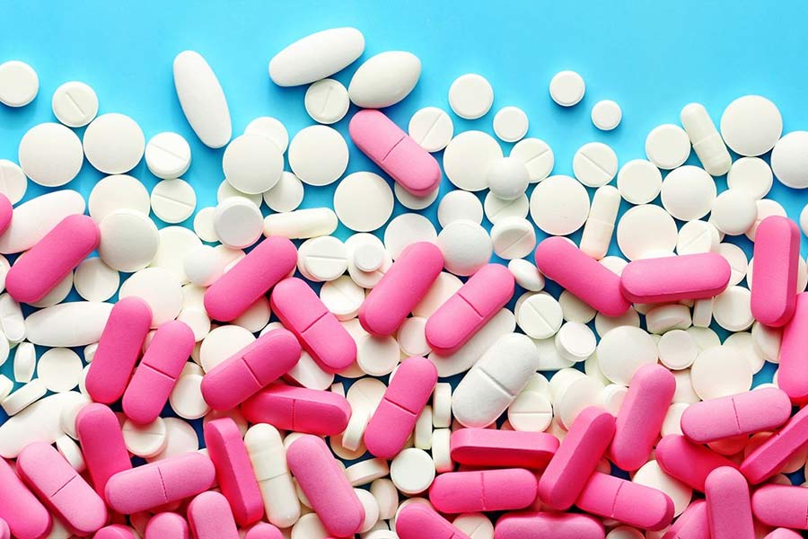 এ ছাড়াও ওই তালিকায় রয়েছে, আইবুপ্রোফেন, ডাইক্লোফেনাক, মেফেনামিক অ্যাসিড, বেনজ়িলপেনিসিলিন।