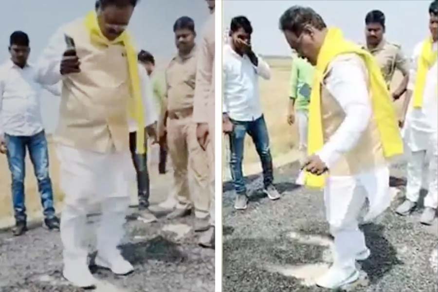 UP MLA examined road condition