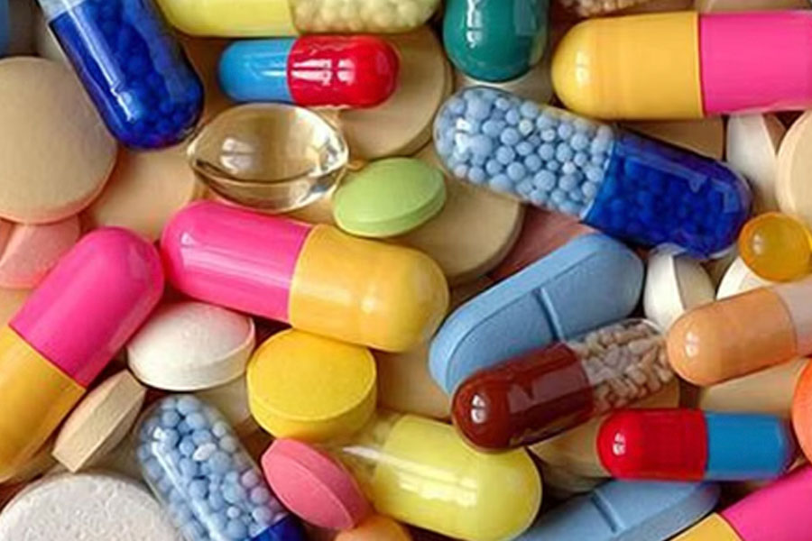 এড্‌সের চিকিৎসায় ব্যবহৃত একাধিক ওষুধ যেমন, অ্যাবাকাভির, লামিভুডাইন, জ়িডোভুডাইন, এফাভিরেঞ্জ ইত্যাদিরও দাম বাড়ছে ১ এপ্রিল থেকে।