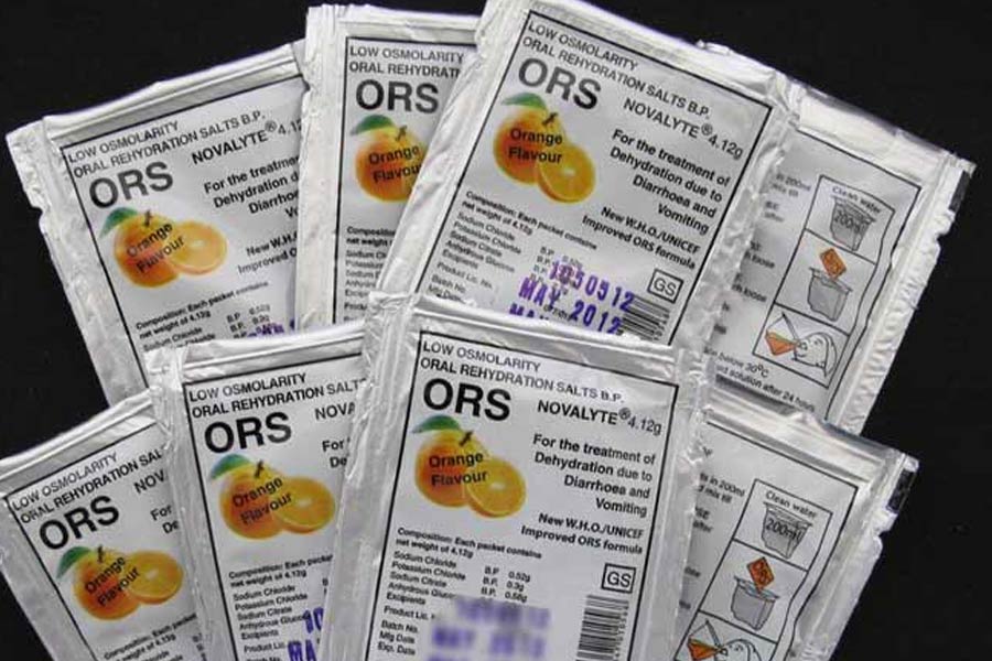 মূল্যবৃদ্ধির তালিকায় রয়েছে গ্যাসের ওষুধও। ওআরএস থেকে শুরু করে ল্যাকটুলোজ়, বিসাকোডাইল— আগের চেয়ে দামি হচ্ছে।