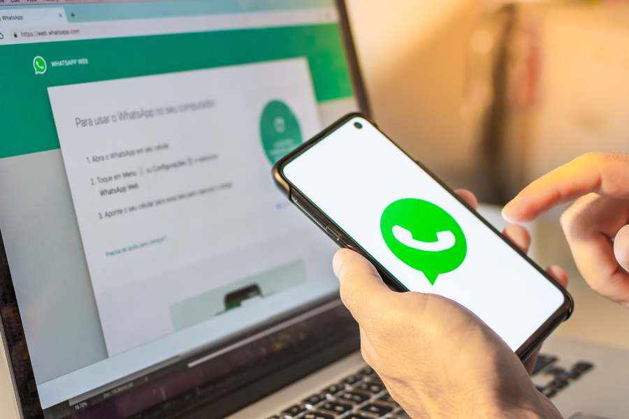 How to blur messages in WhatsApp 