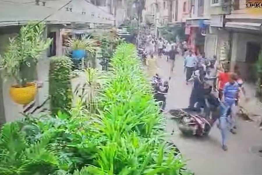 after 24 hours of clashes between two groups of TMC, Beliaghata remain heated