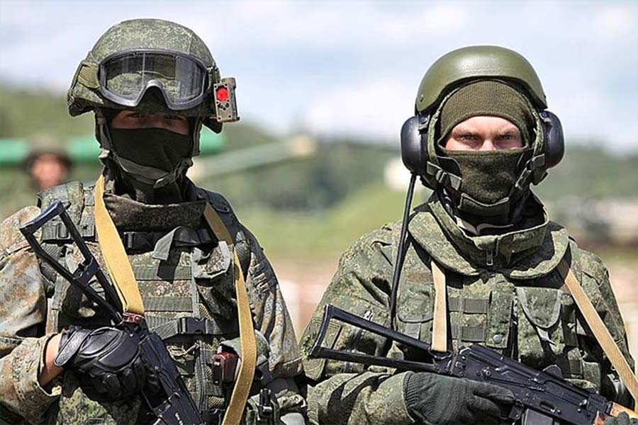 ২০২৩ সালের ডিসেম্বরে তাঁদের রাশিয়া পাঠানো হয়েছিল। প্রতিশ্রুতি দেওয়া হয়েছিল, সেনার নিরাপত্তা সহায়ক হিসাবে কাজ করবেন তাঁরা।