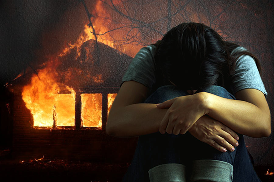 Girl alleges her mother tried to kill her due to extramarital affair by setting home on fire.