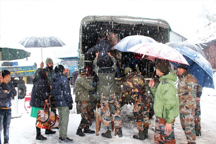 Image of Indian Army rescue