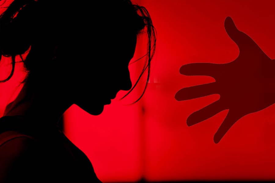 আবার ২০১৪ সালে পটনায় ধর্ষকের পুরুষাঙ্গ কেটে নিয়েছিলেন এক তরুণী। ধর্ষক আবার ছিলেন তাঁর নিজের মেসোমশাই।