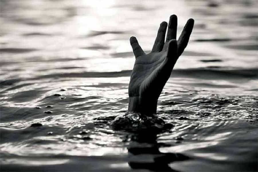Girl drown in Ganga in Murshidabad