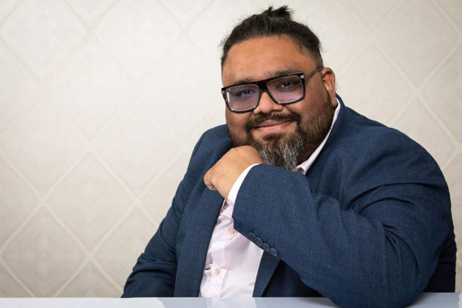 ২০১৫ সালের ১১ অক্টোবর অফিস পৌঁছনোর পর জয়কিষণকে চিঠি দিয়ে জানিয়ে দেওয়া হয়, তাঁর চাকরি আর নেই। এক দিনে তাঁর সুখের জীবন ছারখার হয়ে যায়। পায়ের তলা থেকে মাটি সরে যায়।