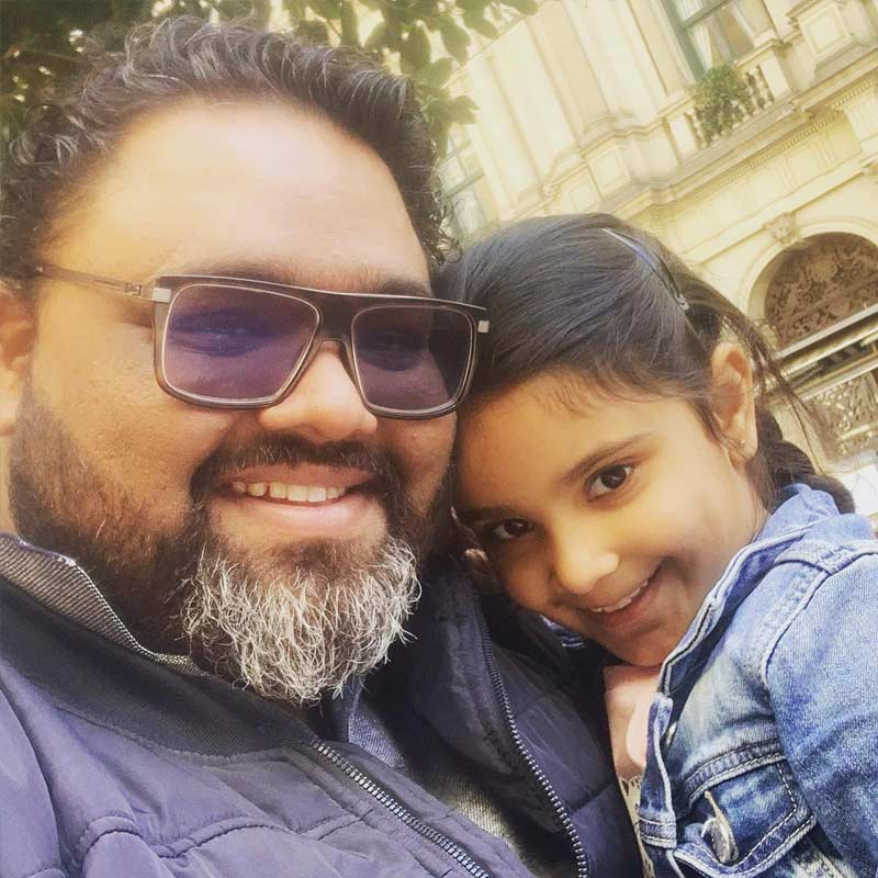 ২০১৯-এর ডিসেম্বরের এক সকালে জয়কিষণ ঘুম থেকে উঠে দেখেন যে তিনি তাঁর পায়ের পাতা নাড়াতে পাচ্ছেন। উচ্ছ্বসিত হয়ে তিনি চিকিৎসকের সঙ্গে দেখা করেন। চিকিৎসকরাও তাঁকে তাঁর চেষ্টা চালিয়ে যেতে বলেন।