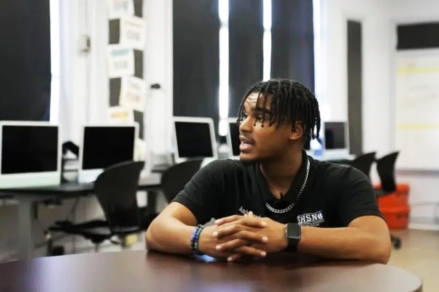 ডেনিস নয়, নিজের মধ্যনাম ‘মালিক’ই বেশি পছন্দের ১৬ বছরের এই কিশোরের। আপাতত আমেরিকার সংবাদমাধ্যমে তারকা হয়ে উঠেছে লুইজ়িয়ানার নিউ ওরলিন্সের এই বাসিন্দা।