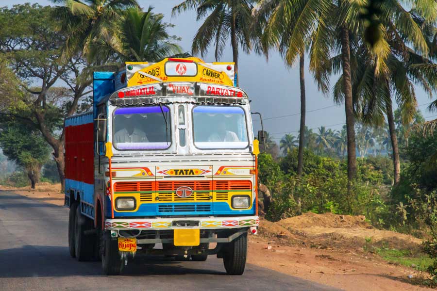 Goods cannot be transported from one end of West Bengal to the other with a national permit, the notification issued by transport department 