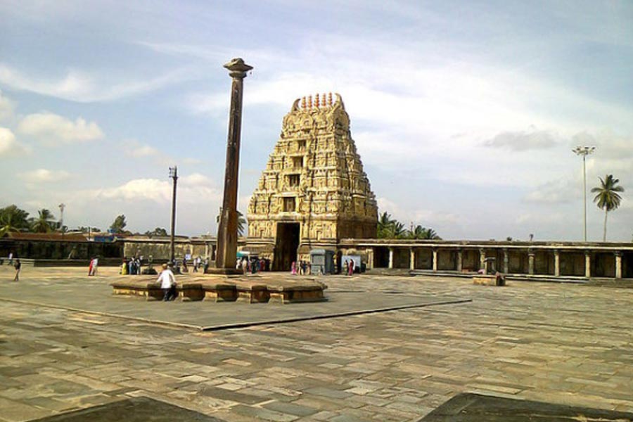 Anti-Gravity Pillar of Belur is standing mysteriously without any support.