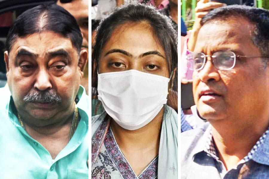 image of Anubrata Mondal, sukanya Mandal, Manish kothari 