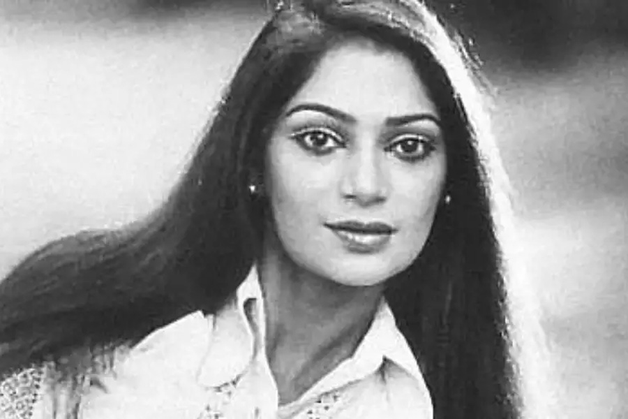 Bollywood actress Simi Garewal 