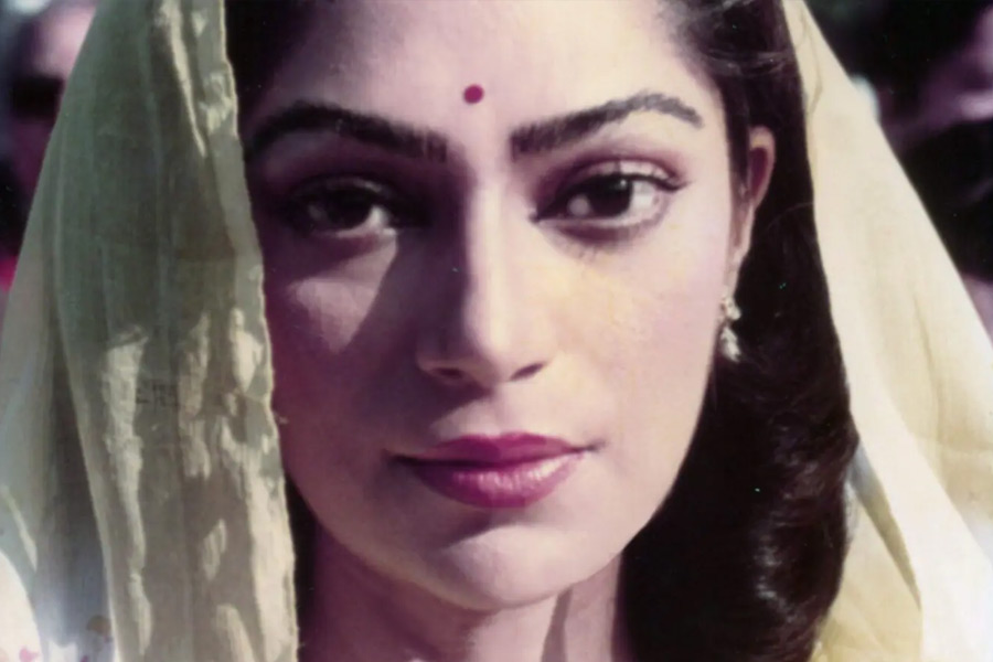 Bollywood actress Simi Garewal 