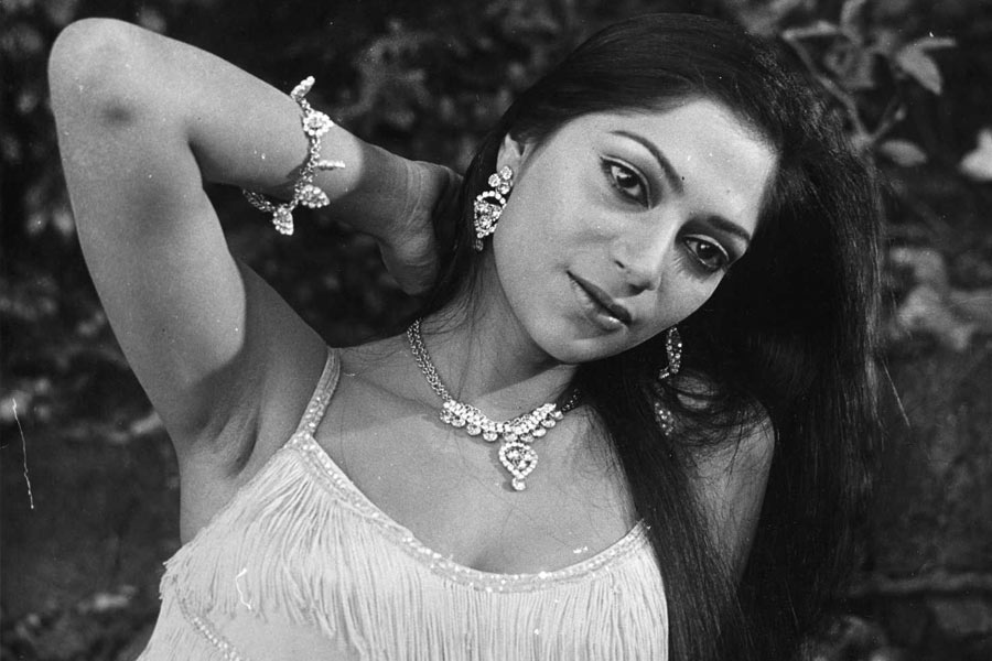 Bollywood actress Simi Garewal 