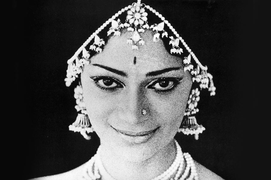 Bollywood actress Simi Garewal 