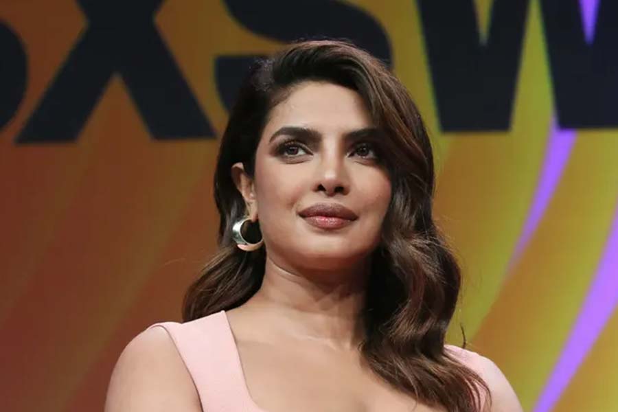 Priyanka chopra reveals she went in to depression after botched her nose surgery.
