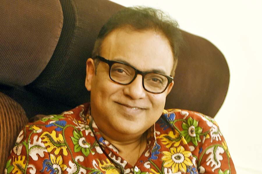 Tollywood director Arindam Sil gives a befitting reply to all the online trolls on his new web series Sabash Feluda with Parambrata Chatterjee 