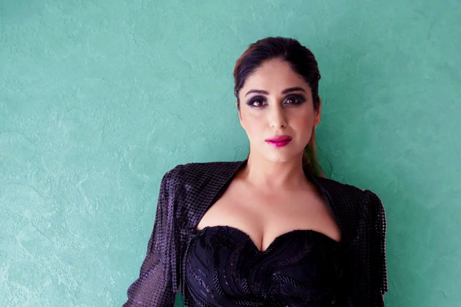 খুব কম সময়ের মধ্যেই প্রচারে চলে আসে নেহার ব্যান্ড। লোকের মুখে মুখে সেই ব্যান্ডের কথা ঘোরাফেরা করতে থাকে। কিন্তু কয়েক বছর পরেই ব্যান্ডের সদস্যদের মধ্যে মতবিরোধ দেখা দেয়। ২০০৪ সালে ভেঙে যায় গানের ব্যান্ড।