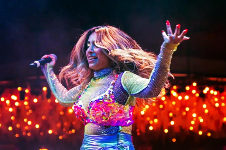 ব্যান্ড ভেঙে যাওয়ার পর হিন্দি গানের ইন্ডাস্ট্রিতে নিজের কেরিয়ার শুরু করেন নেহা। ২০০৭ সালে ‘ফ্যাশন’ ছবিতে গান করে শ্রোতাদের মনে জায়গা করে নেন তিনি।