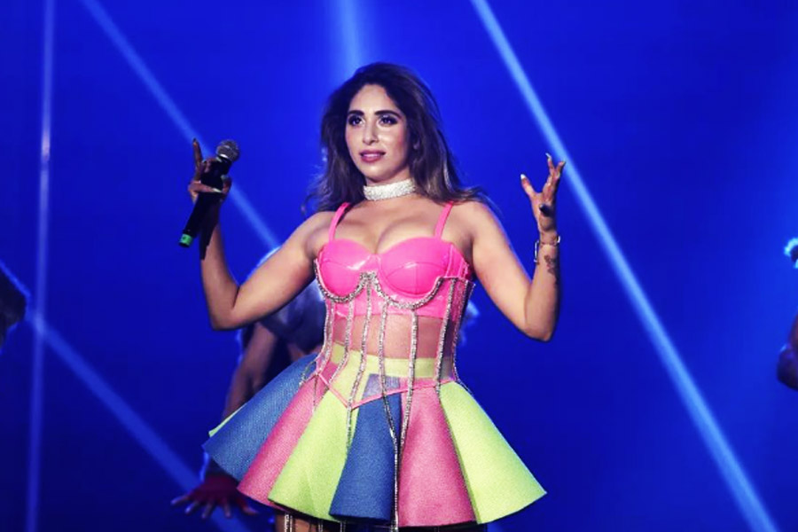 প্রথম গান গাওয়ার পরেই নামডাক হয়ে যায় নেহার। তার পর ‘মেরে ব্রাদার কি দুলহন’, ‘সুলতান’, ‘গুন্ডে’, ‘নীরজা’, ‘টাইগার জিন্দা হ্যায়’-এর মতো একের পর এক হিন্দি ছবিতে গান গেয়েছেন তিনি।