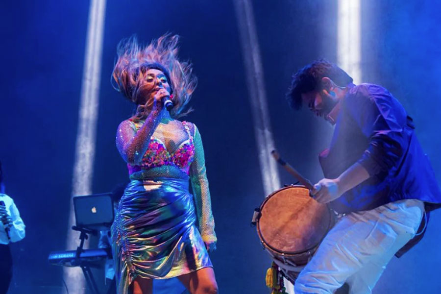 হিন্দি মিউজ়িক ইন্ডাস্ট্রির গায়িকা সোনা মহাপাত্র ‘মিটু’ বিতর্কের সময় যখন অনু মালিককে নিয়ে আওয়াজ তোলেন, সেই সময় অনুর বিরুদ্ধে অভিযোগ তুলেছিলেন নেহাও।