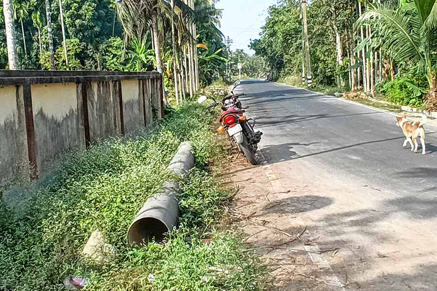An image of the water crisis in Deganga