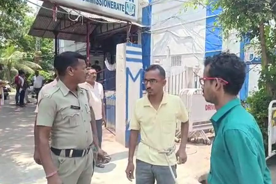 Three arrested over the charge of annexation of ATM money at Hooghly