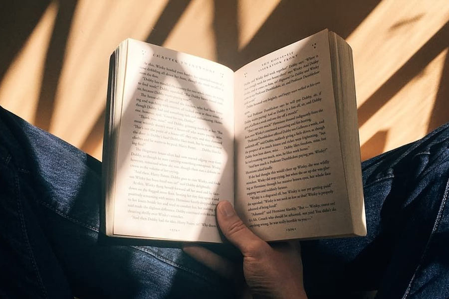 সংবাদমাধ্যমকে দেওয়া এক সাক্ষাৎকারে রাম্যা জানান যে, অঙ্ক তাঁর প্রিয় বিষয় ছিল বটে, কিন্তু সাহিত্য নিয়ে পড়াশোনা করার জন্য সুবিধাই হয়েছে। নিয়ম করে উপন্যাস পড়তেন তিনি।