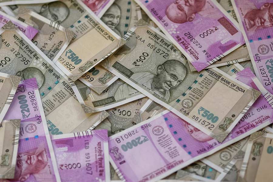 সংবাদমাধ্যম সূত্রে খবর, বর্তমানে রাম্যার বার্ষিক উপার্জন ৬৪.১৫ লক্ষ টাকা। অর্থাৎ প্রতি মাসে পাঁচ লক্ষ টাকারও বেশি আয় রাম্যার।