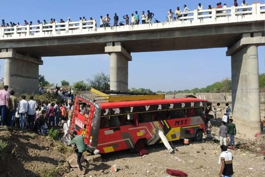 photo of bus accident