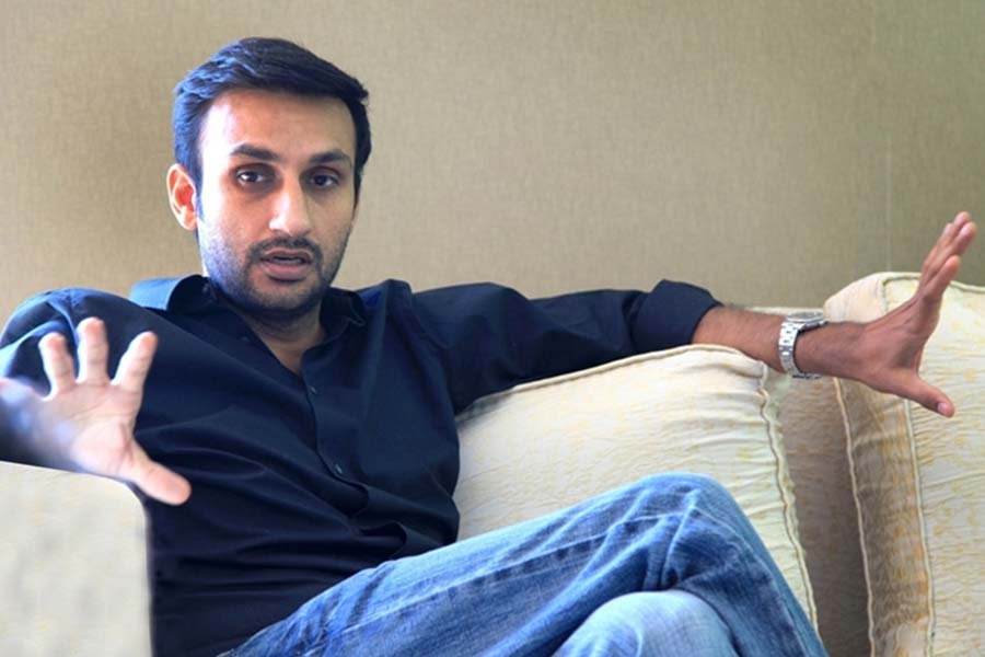 একাধিক ঘনিষ্ঠ দৃশ্য এবং সন্ত্রাসবাদী দৃষ্টিকোণ রয়েছে— এমন কারণেই ভারতে নিষিদ্ধ  হয় ‘আনফ্রিডম’। রাজ অমিত কুমার পরিচালিত এবং প্রযোজিত এই ছবিটি ভারতে আর মুক্তি পায়নি। তবে ২০১৪ সালে ‘কেরল আন্তর্জাতিক চলচ্চিত্র’ উৎসবে দেখানো হয় ভিক্টর বন্দ্যোপাধ্যায়, আদিল হুসেন অভিনীত ছবিটি।