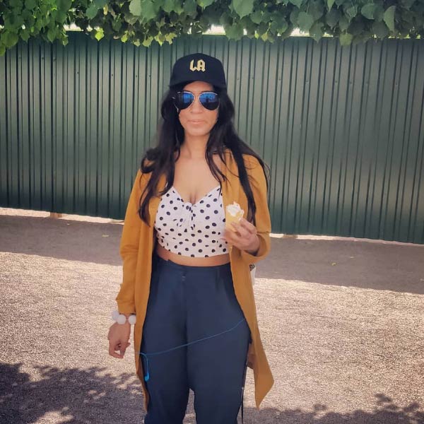 শুধু চাকরিই নয়, ক্রীড়াক্ষেত্রেও নিজের জায়গা করে নিয়েছেন শিল্পী। কাজের মাঝে টেনিস এবং স্কোয়াশও খেলেন তিনি।