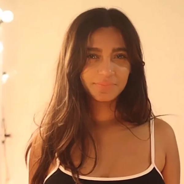 ইলেকট্রনিক্স ইঞ্জিনিয়ারিং নিয়ে পড়াশোনার করার সময় ২০১৪ সালে বেঙ্গালুরুর শিক্ষা প্রতিষ্ঠানে চাকরি পান তিনি। 